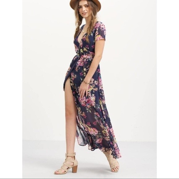 Showpo Navy Floral Maxi Wrap Maxi Dress NWT Size 8 - Picture 1 of 16